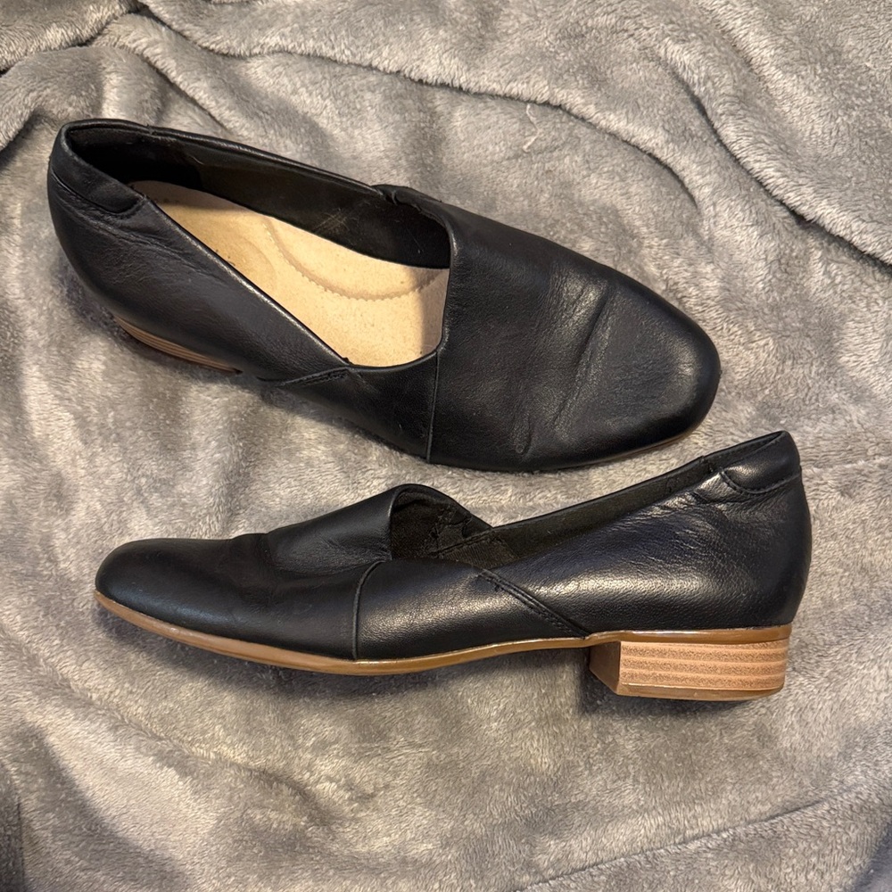 ☀️ Clark’s Ultimate Comfort Collection Black Slide on Shoes